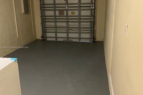 Casa en venta en Miami, Florida, 3 dormitorios, 138.42 m2 № 1953160 - foto 19