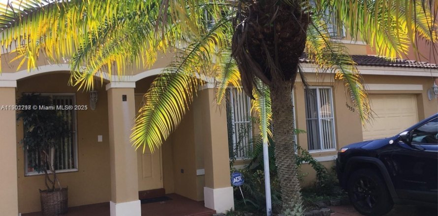 Casa en Miami, Florida 3 dormitorios, 138.42 m2 № 1953160