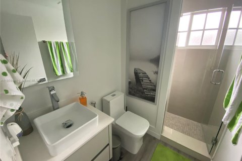 Immobilier commercial à vendre à Miami, Floride: 157.93 m2 № 1896938 - photo 16