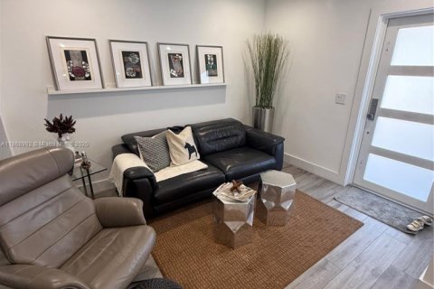 Immobilier commercial à vendre à Miami, Floride: 157.93 m2 № 1896938 - photo 10