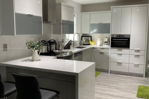 Immobilier commercial à vendre à Miami, Floride: 157.93 m2 № 1896938 - photo 14