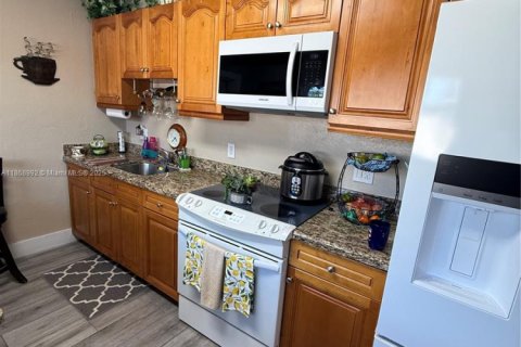 Immobilier commercial à vendre à Miami, Floride: 157.93 m2 № 1896938 - photo 27