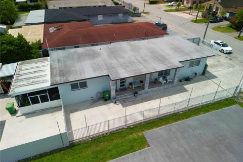 Immobilier commercial à vendre à Miami, Floride: 157.93 m2 № 1896938 - photo 5