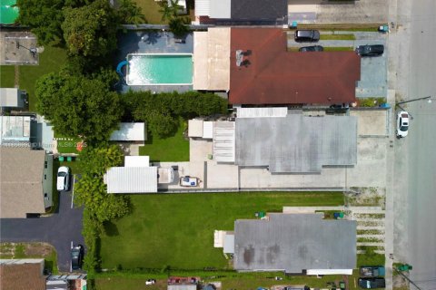 Immobilier commercial à vendre à Miami, Floride: 157.93 m2 № 1896938 - photo 8