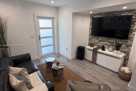 Immobilier commercial à vendre à Miami, Floride: 157.93 m2 № 1896938 - photo 11