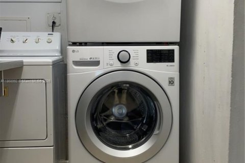 Immobilier commercial à vendre à Miami, Floride: 157.93 m2 № 1896938 - photo 22