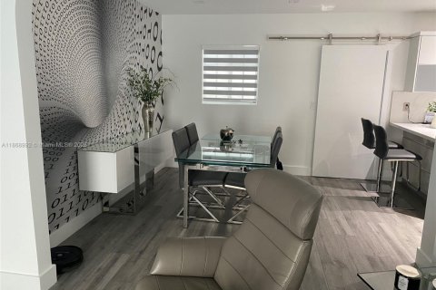 Immobilier commercial à vendre à Miami, Floride: 157.93 m2 № 1896938 - photo 13