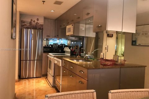 Condominio en alquiler en Miami Beach, Florida, 51.1 m2 № 2019378 - foto 19