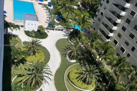Condominio en alquiler en Miami Beach, Florida, 51.1 m2 № 2019378 - foto 29
