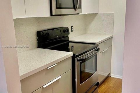 Copropriété à vendre à Pompano Beach, Floride: 2 chambres, 74.32 m2 № 2000112 - photo 4