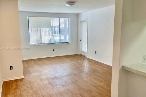 Condo à Pompano Beach, Floride, 2 chambres  № 2000112