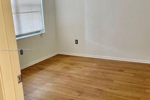 Copropriété à vendre à Pompano Beach, Floride: 2 chambres, 74.32 m2 № 2000112 - photo 9