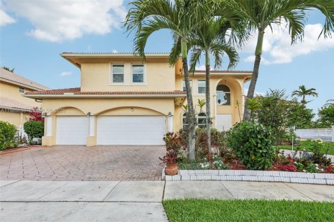 Villa ou maison à Pembroke Pines, Floride 5 chambres, 366.5 m2 № 2069763