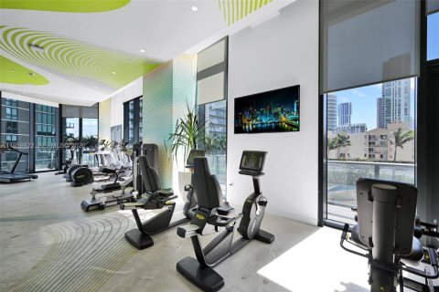 Condominio en alquiler en Miami, Florida, 2 dormitorios, 100.71 m2 № 2020044 - foto 10