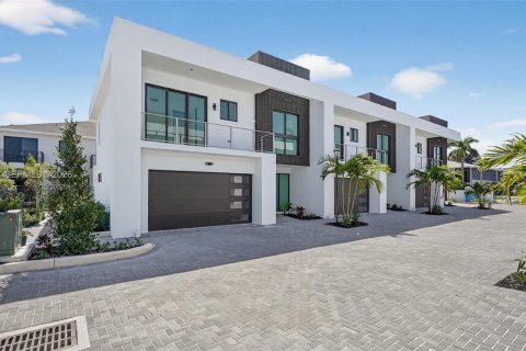 Touwnhouse à vendre à Dania Beach, Floride: 3 chambres, 191.38 m2 № 2090682 - photo 3