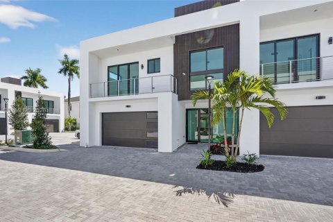 Touwnhouse à vendre à Dania Beach, Floride: 3 chambres, 191.38 m2 № 2090682 - photo 4