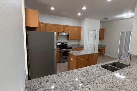House in BELLALAGO in Kissimmee, Florida 4 bedrooms, 209.68 sq.m. № 1899707 - photo 14