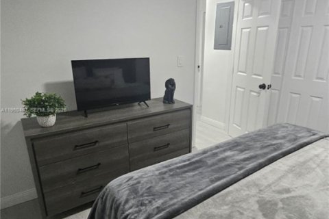 Снять в аренду виллу или дом в Форт-Лодердейл, Флорида 2 спальни, 253.99м2, № 2027596 - фото 5