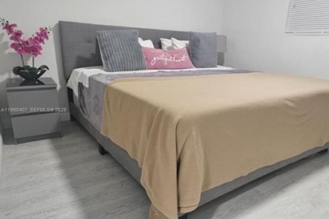 Снять в аренду виллу или дом в Форт-Лодердейл, Флорида 2 спальни, 253.99м2, № 2027596 - фото 14