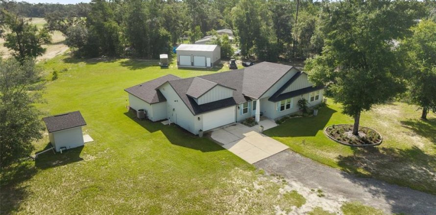 Villa ou maison à Bronson, Floride 4 chambres, 196.86 m2 № 2291257