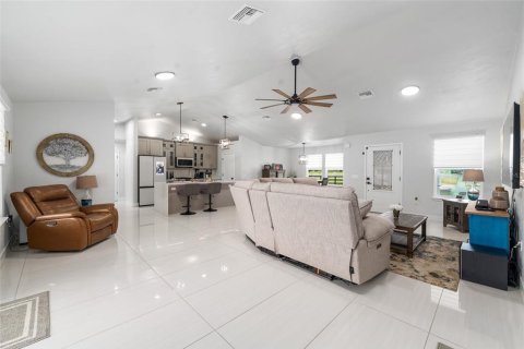 Villa ou maison à vendre à Bronson, Floride: 4 chambres, 196.86 m2 № 2291257 - photo 10