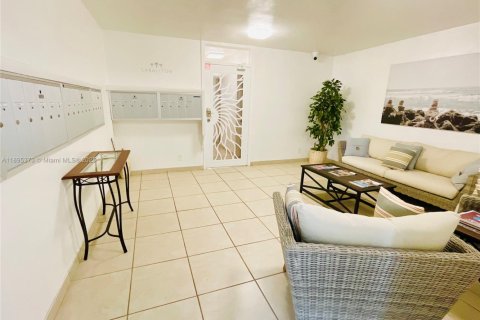 Copropriété à louer à Hallandale Beach, Floride: 1 chambre, 60.39 m2 № 1947239 - photo 29