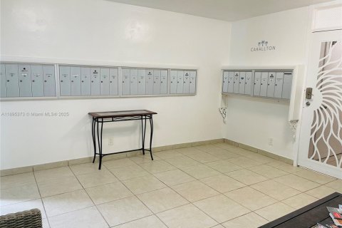 Copropriété à louer à Hallandale Beach, Floride: 1 chambre, 60.39 m2 № 1947239 - photo 30