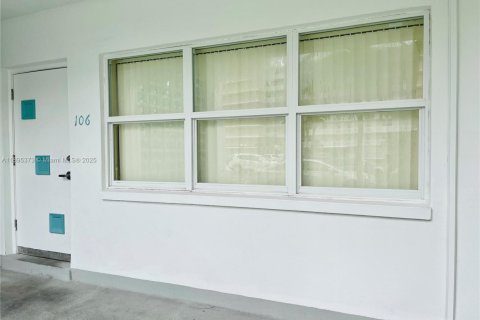 Copropriété à louer à Hallandale Beach, Floride: 1 chambre, 60.39 m2 № 1947239 - photo 6
