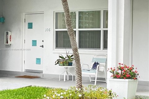 Copropriété à louer à Hallandale Beach, Floride: 1 chambre, 60.39 m2 № 1947239 - photo 4