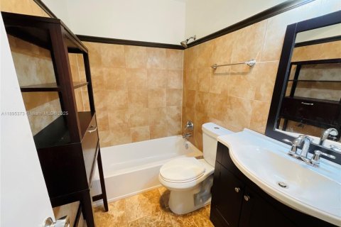 Copropriété à louer à Hallandale Beach, Floride: 1 chambre, 60.39 m2 № 1947239 - photo 22