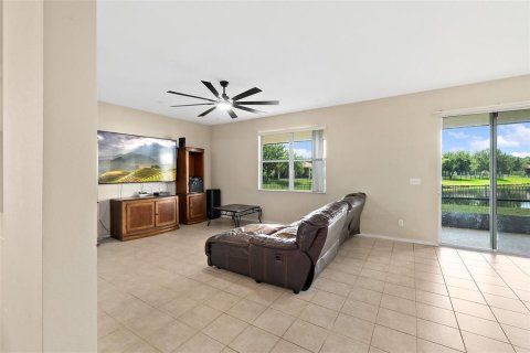 House in Daytona Beach, Florida 3 bedrooms, 184.32 sq.m. № 2219593 - photo 16
