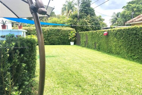 Villa ou maison à louer à West Miami, Floride: 3 chambres, 103.77 m2 № 1882314 - photo 6