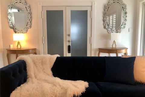 Villa ou maison à louer à West Miami, Floride: 3 chambres, 103.77 m2 № 1882314 - photo 30