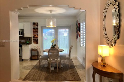 Villa ou maison à louer à West Miami, Floride: 3 chambres, 103.77 m2 № 1882314 - photo 13