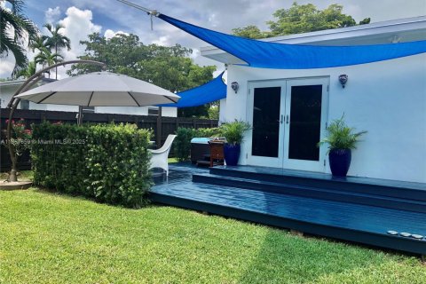 Villa ou maison à louer à West Miami, Floride: 3 chambres, 103.77 m2 № 1882314 - photo 11