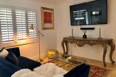 Villa ou maison à louer à West Miami, Floride: 3 chambres, 103.77 m2 № 1882314 - photo 16