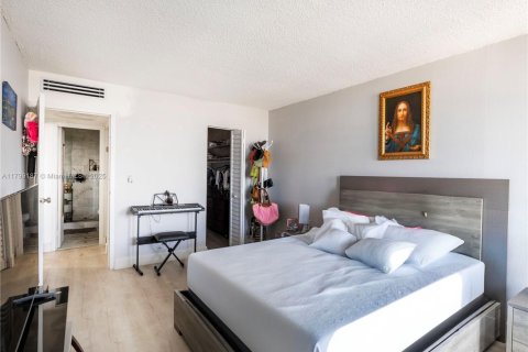 Condominio en venta en Hialeah, Florida, 1 dormitorio, 66.15 m2 № 1862307 - foto 9