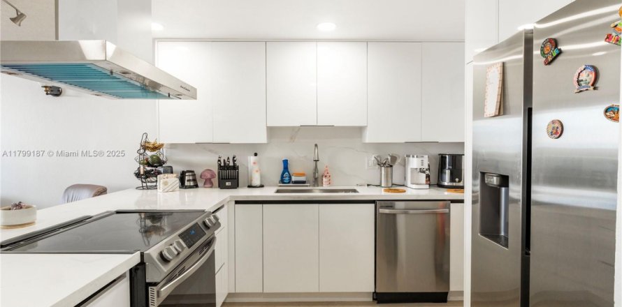 Condominio en Hialeah, Florida, 1 dormitorio  № 1862307
