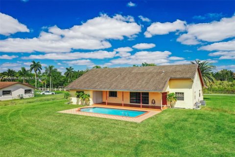 House in Homestead, Florida 4 bedrooms, 273.69 sq.m. № 1887867 - photo 3