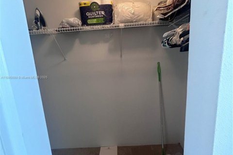 Copropriété à vendre à Sunny Isles Beach, Floride: 3 chambres, 210.42 m2 № 1943204 - photo 17