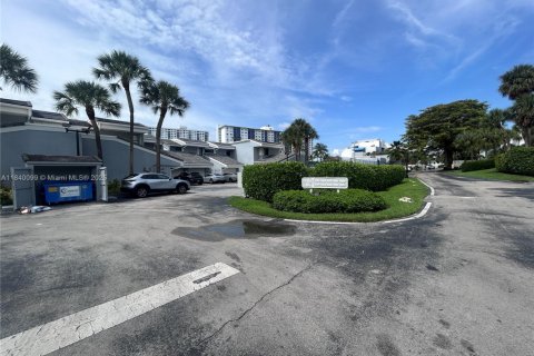 Copropriété à vendre à Sunny Isles Beach, Floride: 3 chambres, 210.42 m2 № 1943204 - photo 9