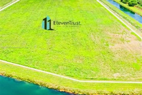 Immobilier commercial à vendre à Homestead, Floride № 2014643 - photo 3