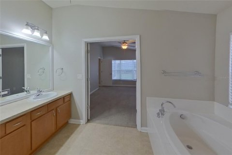 Villa ou maison à louer à Brooksville, Floride: 4 chambres, 156.45 m2 № 2416448 - photo 7