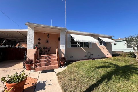 Villa ou maison à Hialeah, Floride 3 chambres, 86.4 m2 № 2060745