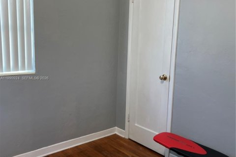 Villa ou maison à vendre à Hialeah, Floride: 3 chambres, 86.4 m2 № 2060745 - photo 11