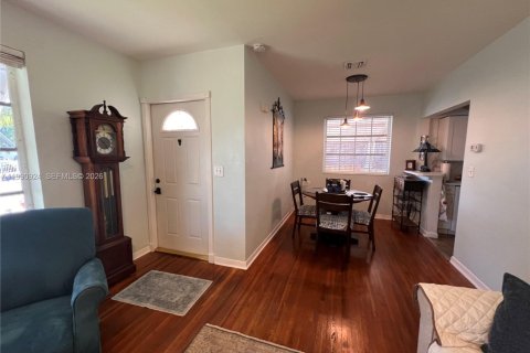 Villa ou maison à vendre à Hialeah, Floride: 3 chambres, 86.4 m2 № 2060745 - photo 3