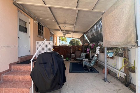 Villa ou maison à vendre à Hialeah, Floride: 3 chambres, 86.4 m2 № 2060745 - photo 6