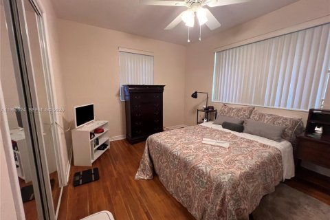 Villa ou maison à vendre à Hialeah, Floride: 3 chambres, 86.4 m2 № 2060745 - photo 12