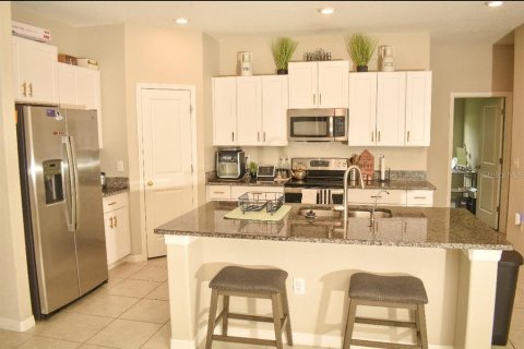 House in Wimauma, Florida 4 bedrooms, 171.03 sq.m. № 1781358 - photo 13