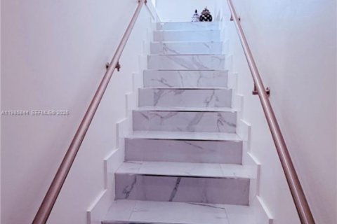 Снять в аренду кондоминиум в Дорал, Флорида 2 спальни, 79.62м2, № 2044850 - фото 9